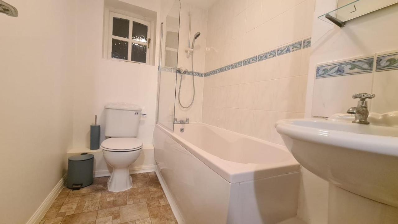 Private Double With Smart Tv In Greenwich * Londen